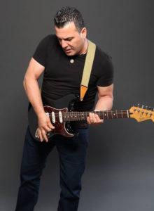 מוטי בר גיל והגיטרה